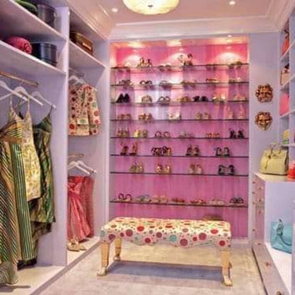 Closets - Picture 2 of 8